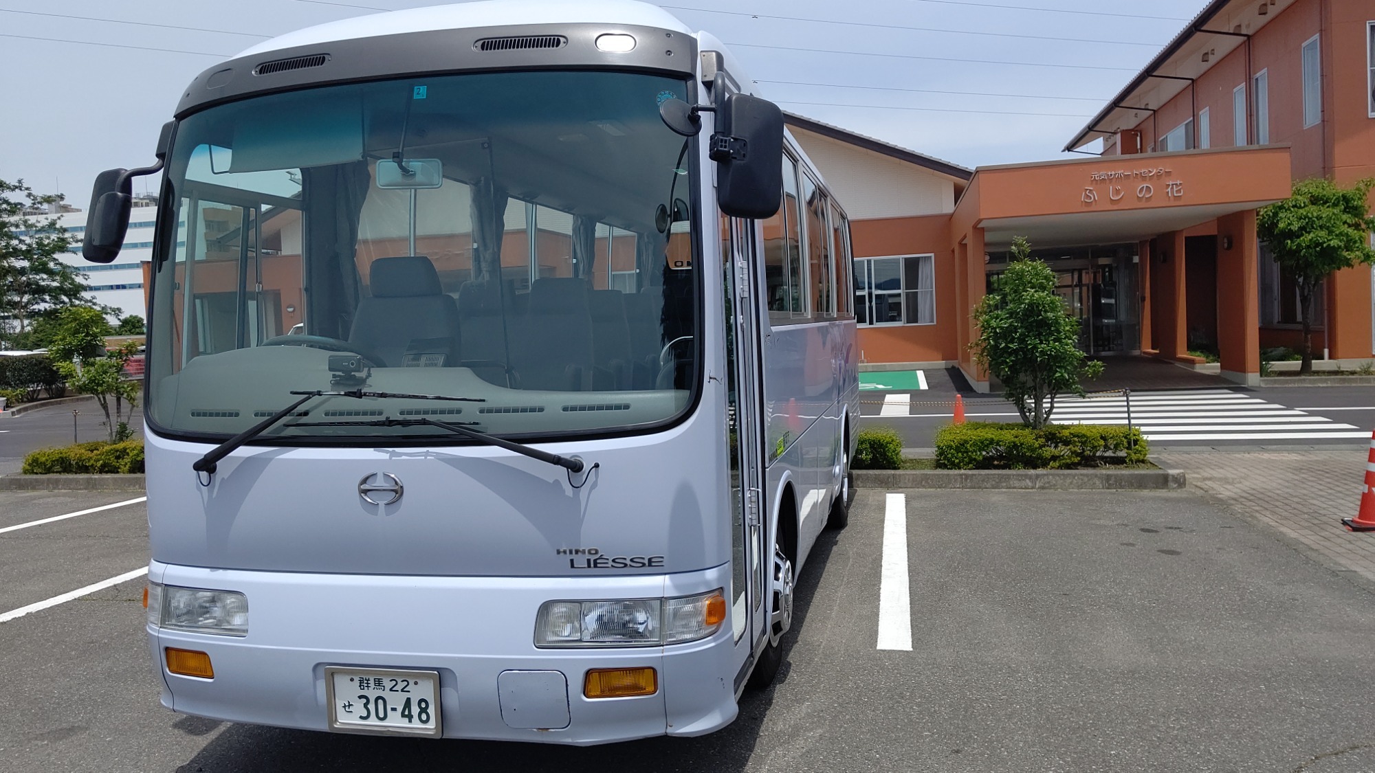 写真：送迎車